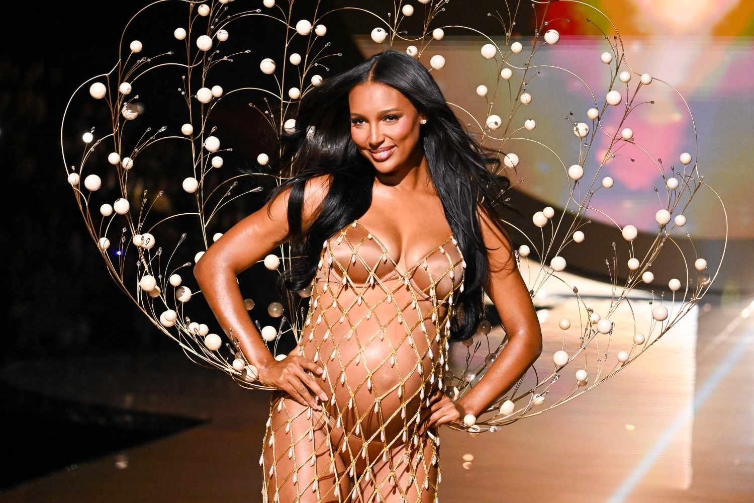 Modelo Jasmine Tookes anuncia segundo filho e escolhe nome de forte inspiração espanhola - Imagem do artigo