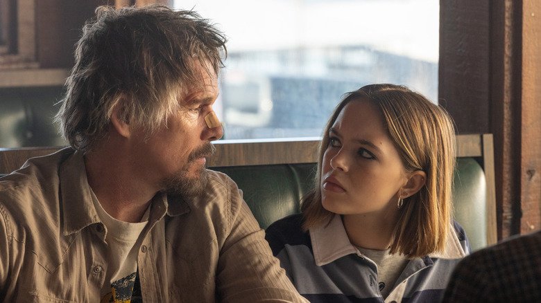 Ryan Kiera Armstrong revela bastidores de The Lowdown, convivência com Ethan Hawke e expectativas para uma possível segunda temporada - Imagem do artigo original