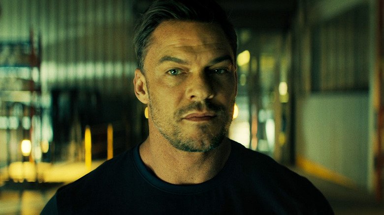 Diferença de 5 centímetros quase tirou Alan Ritchson de Jack Reacher e redefiniu a sua carreira - Imagem do artigo original