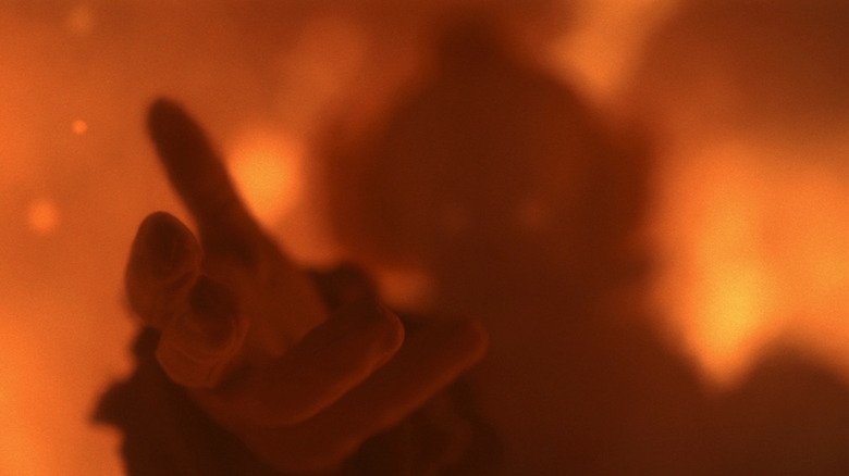 IT: Welcome to Derry domina a programação de domingo com episódio incendiário; especiais natalinos e estreias completam o dia - Imagem do artigo original