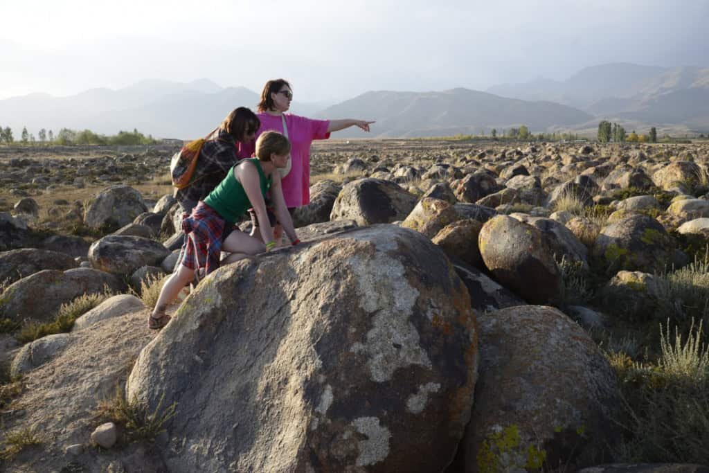Rota da Seda: arqueólogos revelam cidade medieval submersa no Lago Issyk-Kul, no Quirguistão Rota da Seda: arqueólogos revelam cidade medieval submersa no Lago Issyk-Kul, no Quirguistão