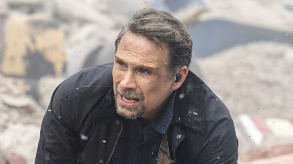 Final de outono de FBI expõe Jubal entre luto, justiça vigilante e ameaça do grupo 3rd Testament Final de outono de FBI expõe Jubal entre luto, justiça vigilante e ameaça do grupo 3rd Testament