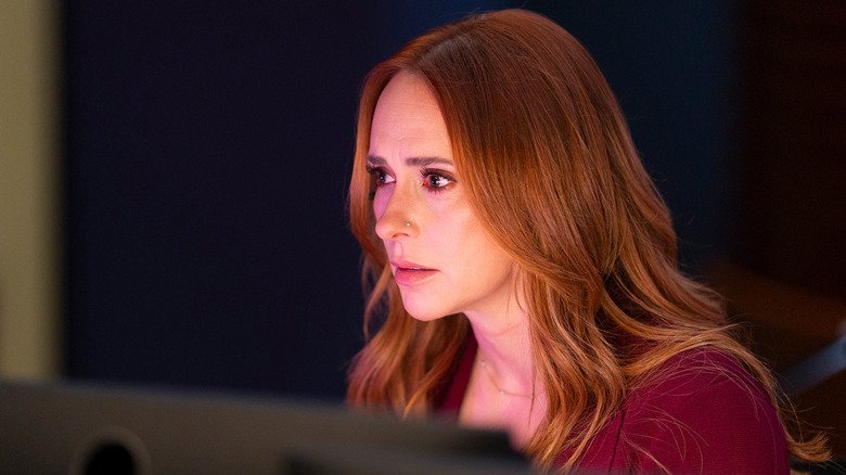 Jennifer Love Hewitt detalha a batalha de Maddie contra IA no episódio mais recente de 9-1-1 - Imagem do artigo original