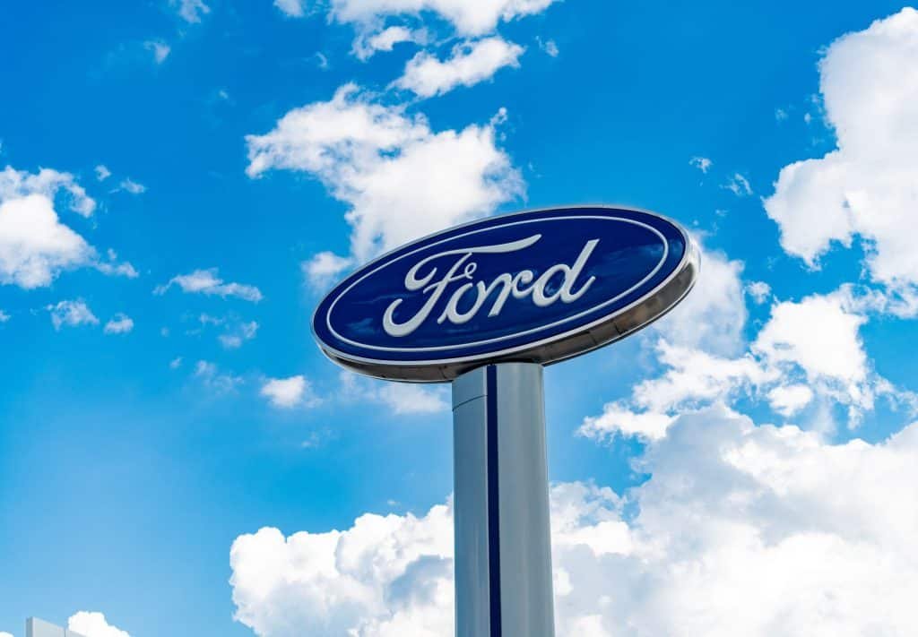 Robô humanoide da Ford supera metas de produtividade em teste de fábrica na Alemanha Robô humanoide da Ford supera metas de produtividade em teste de fábrica na Alemanha - Imagem do artigo original
