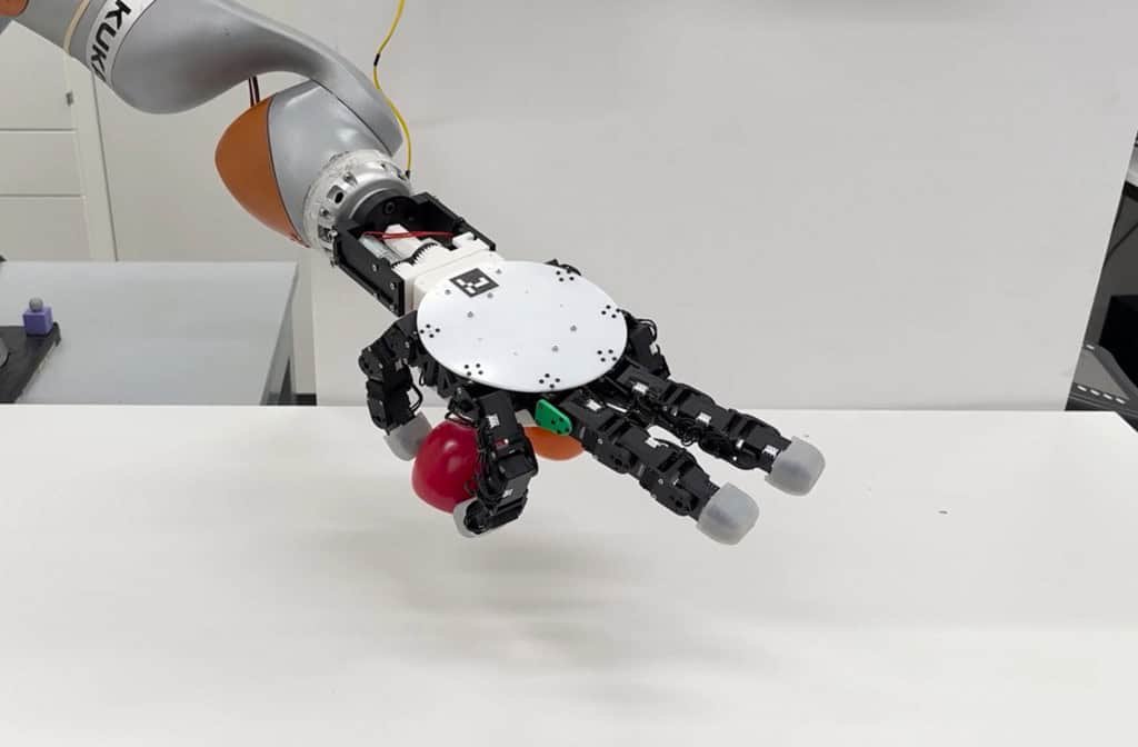 Mão robótica que anda sozinha redefine o conceito de preensão em robôs Mão robótica que anda sozinha redefine o conceito de preensão em robôs