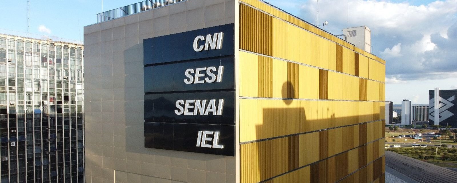 Setor produtivo questiona impacto da Selic em 15% e pressiona Copom por corte de juros - Imagem do artigo