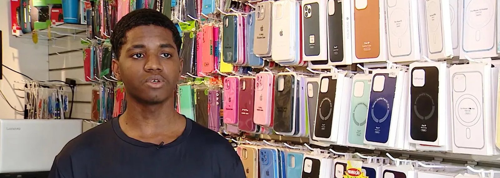 Racismo em Florianópolis: funcionário de 18 anos sofre insultos, registra ocorrência e recebe apoio da comunidade - Imagem do artigo