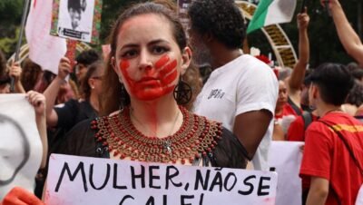 Feminicídio no Brasil bate recorde de 1.518 mortes em 2025 e escancara falhas na proteção das mulheres