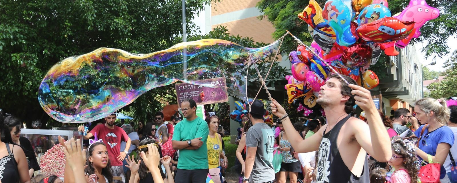 Carnaval: entenda por que especialistas pedem que pais evitem postar imagens de crianças - Imagem do artigo