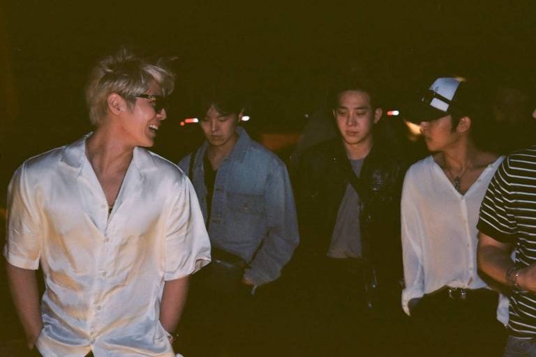 Documentário The Rose detalha a virada da banda que trocou o k-pop pelos palcos do Coachella e Lollapalooza - Imagem do artigo original