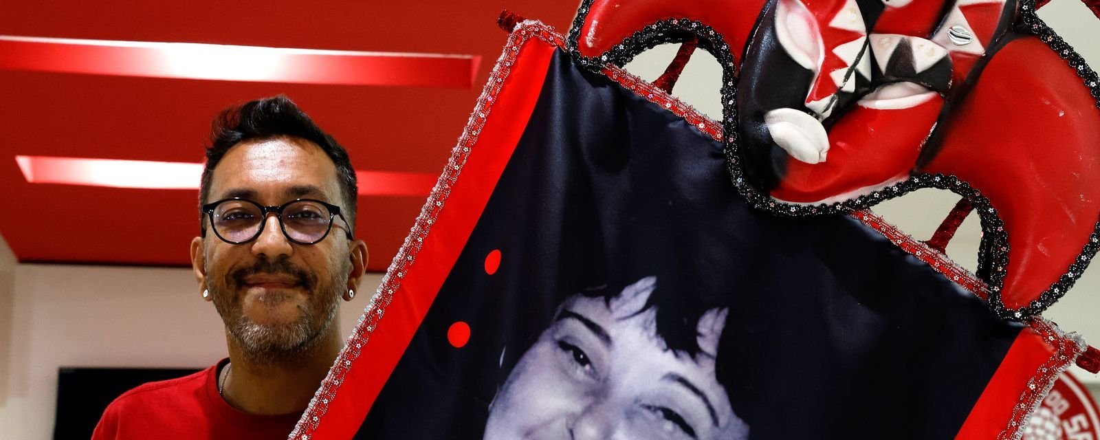 Homenagem a Rosa Magalhães: Salgueiro fecha o Carnaval 2026 celebrando a genialidade da carnavalesca - Imagem do artigo