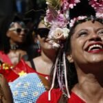Carnaval como ritual de pertencimento: teóloga da PUC-PR explica por que a festa reforça vínculos sociais e espirituais