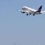 Greve na Argentina altera voos da Latam: entenda impactos, direitos dos passageiros e extensão do protesto